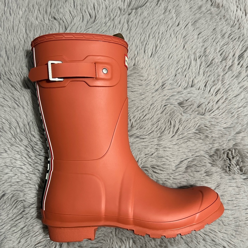 New Hunter Original Short Logo Rain Boots in Red Flurry